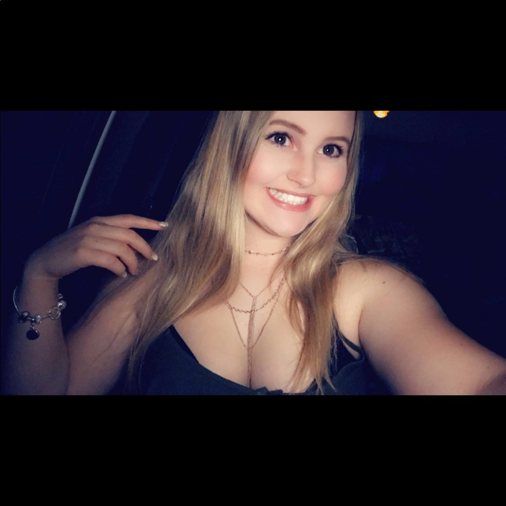 Meet your Posher, Hayley